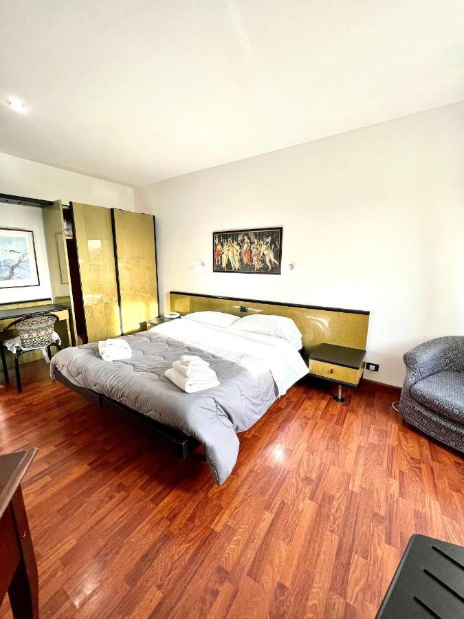 Hotel Como 3*
