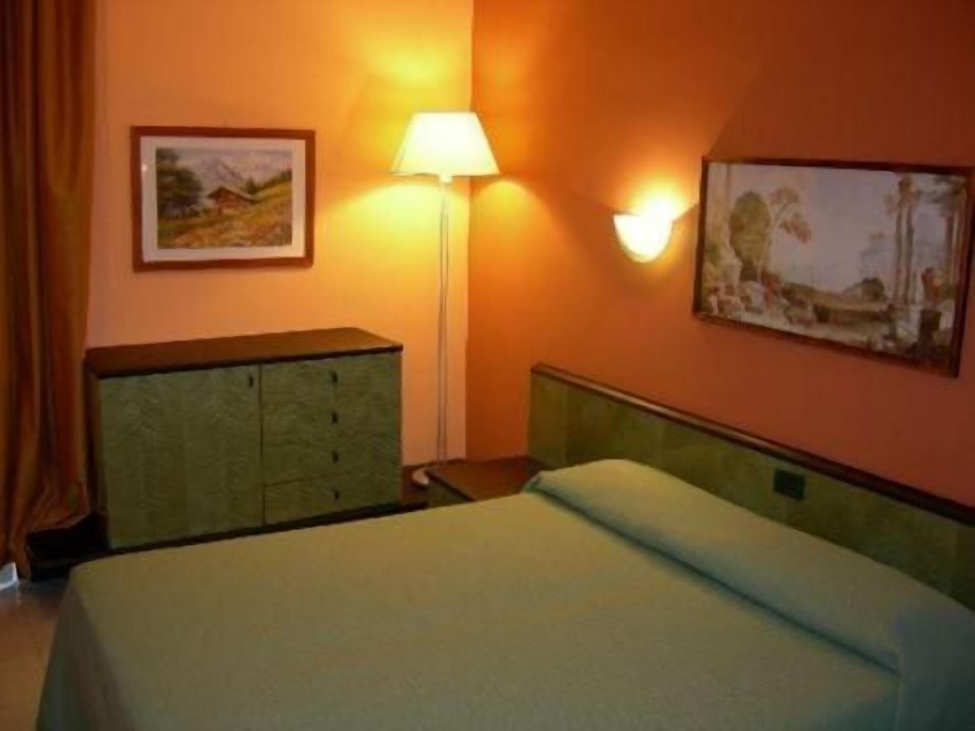 Hotel Como Hotel 3*